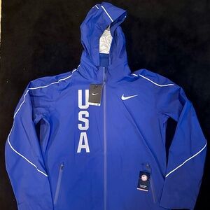 NWT- Nike Women’s Team USA Olympic Wind Jacket- XL- Waterproof, Windproof- Blue